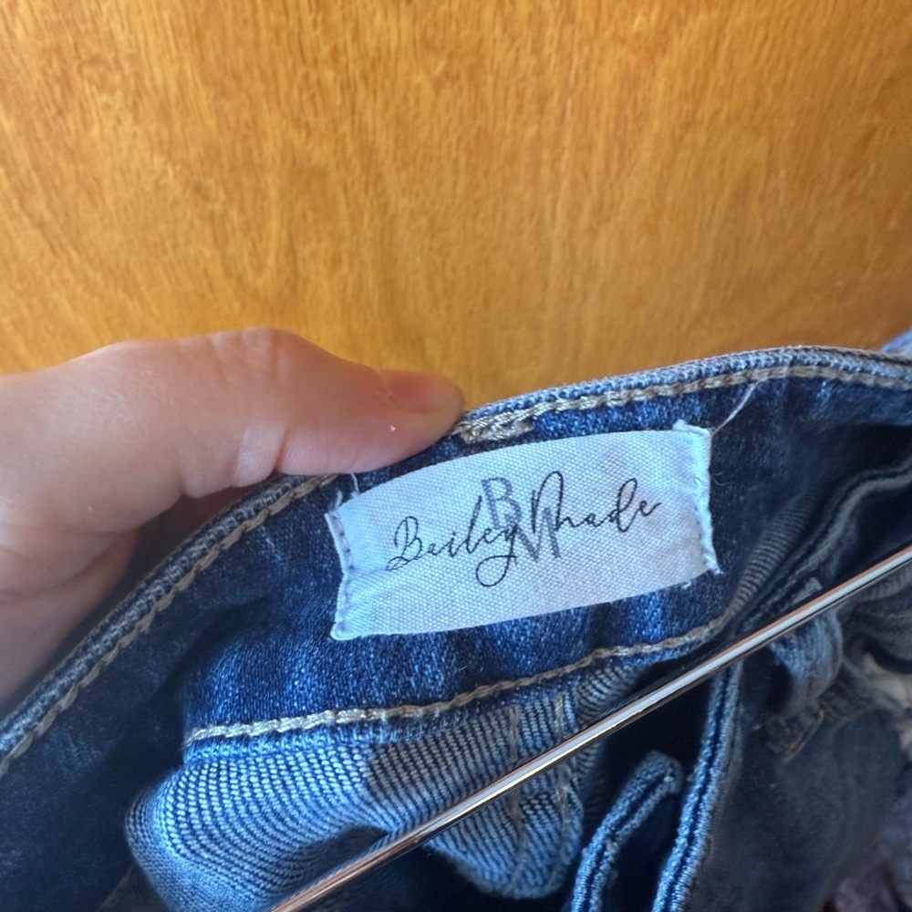 Jeans - Picture 3 of 4